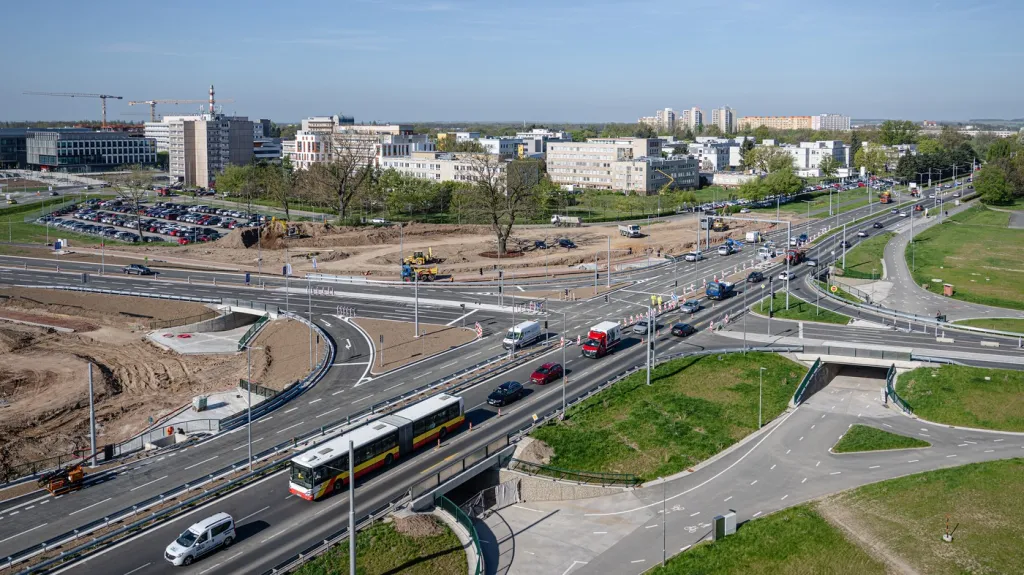 Přebudovaná křižovatka Mileta na silničním okruhu Hradce Králové