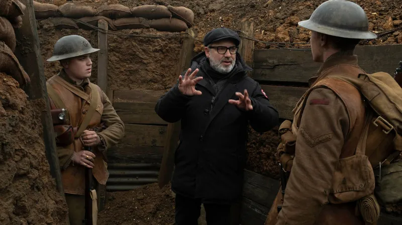 Sam Mendes při natáčení filmu 1917