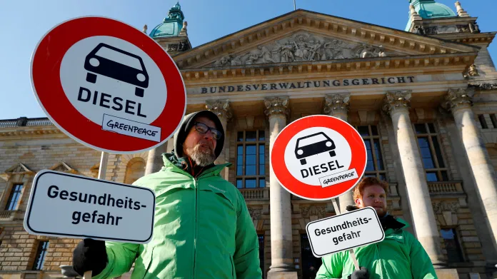 Ekologičtí aktivisté protestují proti rozhodnutí německé vládní koalice