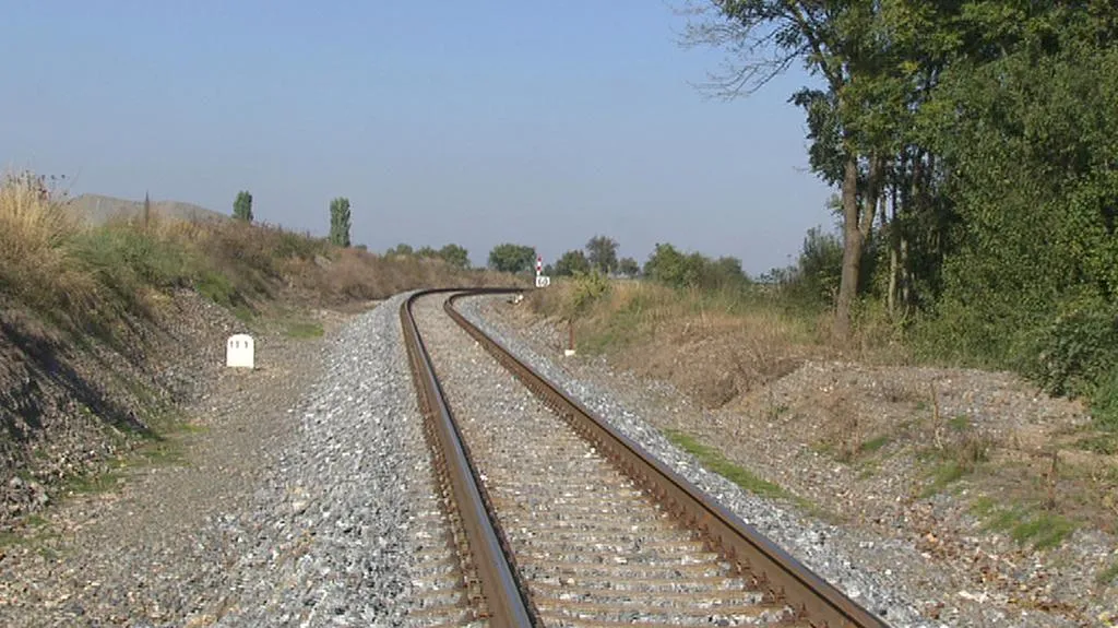 Železniční trať