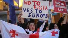 Protest proti gruzínskému zákonu o zahraničním vlivu