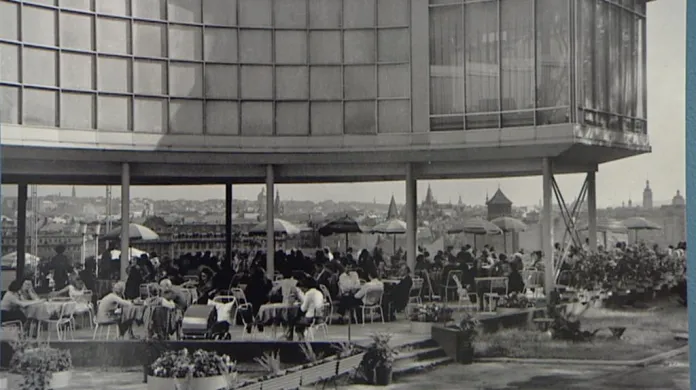 Restaurace Expo 58 na archivním snímku