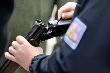 Češi se po ruské invazi na Ukrajinu výrazně více zajímají o zbrojní průkazy, držitelů je už 312 tisíc