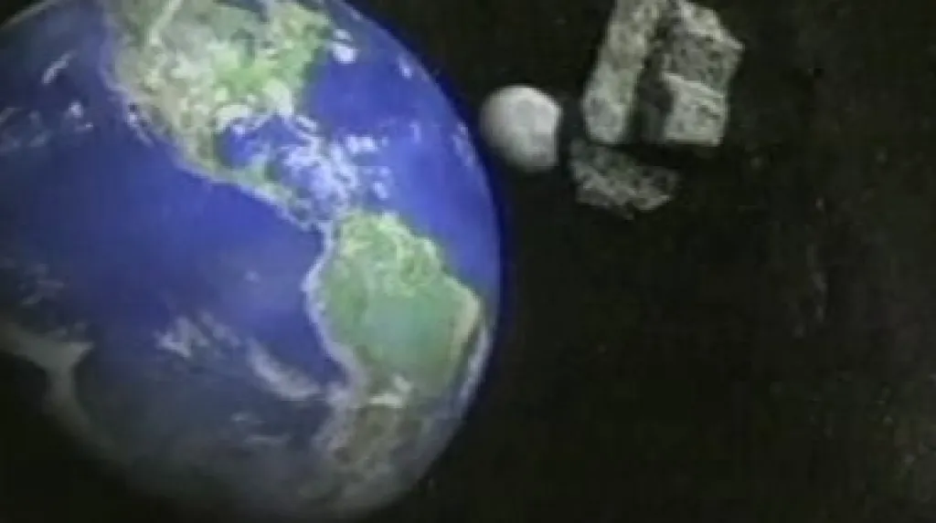 Planetka míjí zemi