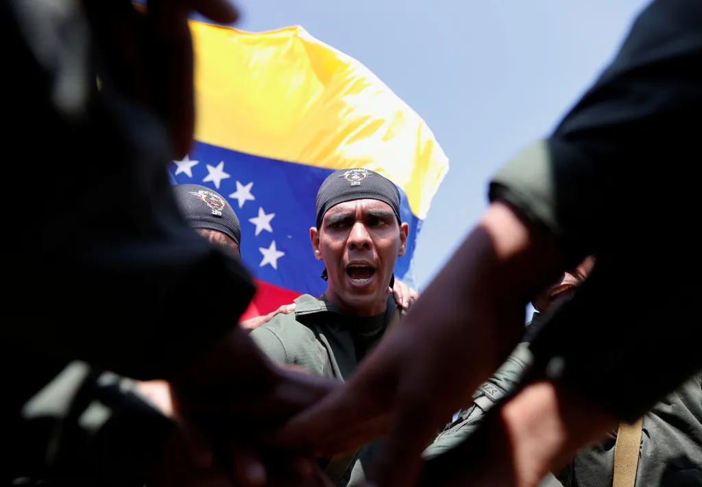 Námořní vojsko z Venezuely během akce na střelnici Chmelevka na pobřeží Baltského moře