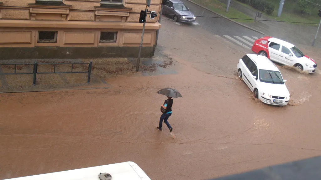 Zatopená Husova ulice v Brně