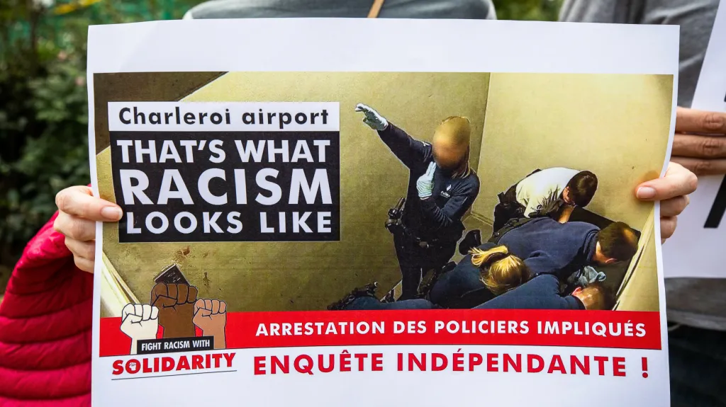 Videozáběry vyvolaly demonstrace proti rasismu