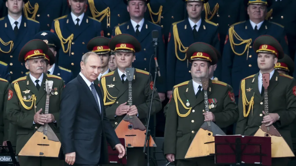 Vladimir Putin na výstavě Armija-2015