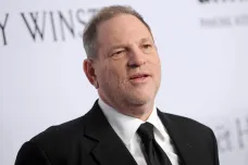 Soud vyměřil Weinsteinovi za znásilnění šestnáct let vězení