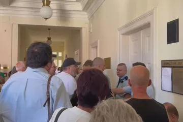 Stát neexistuje, tvrdí stoupenci celosvětového hnutí. V Německu plánovali převrat, v Česku útočili u soudu