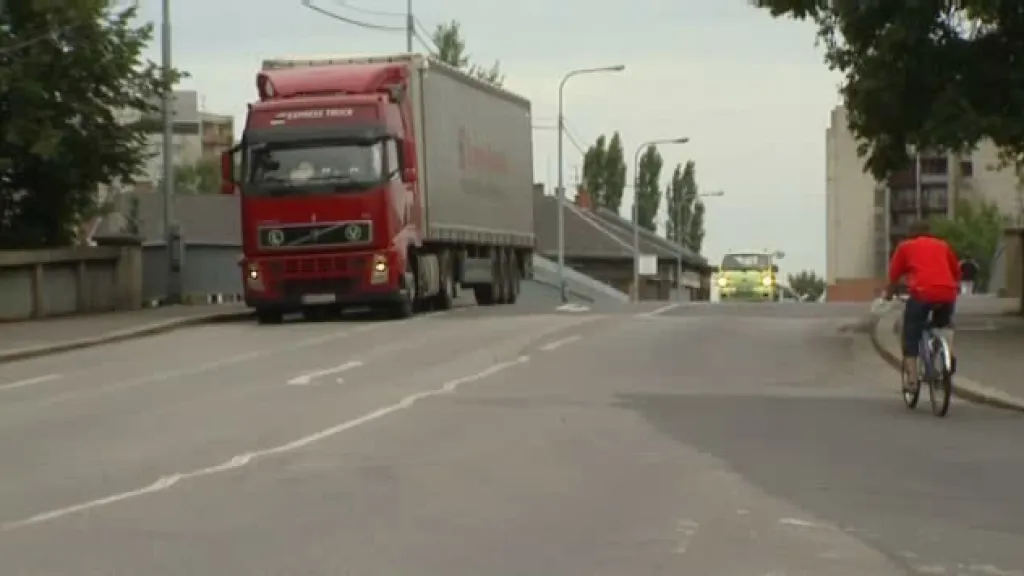 Kamion v centru Bohumína