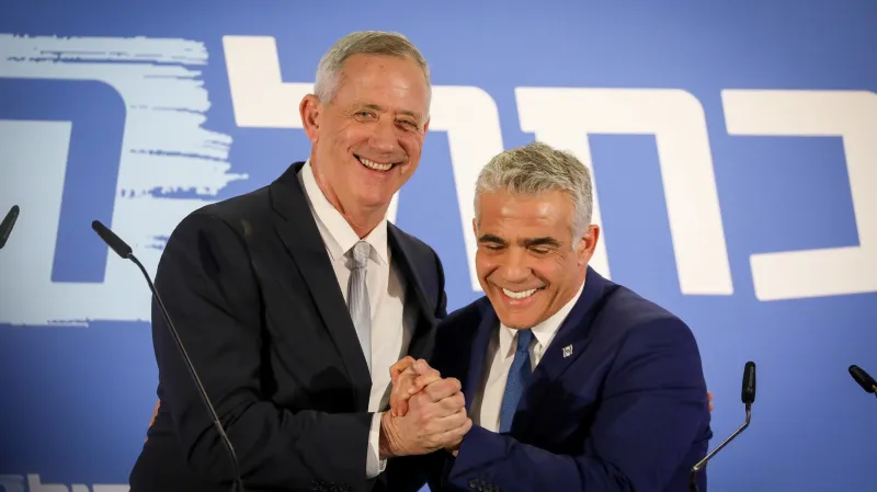 Dvě tváře strany Modrá a Bílá - Benny Gantz a Jair Lapid