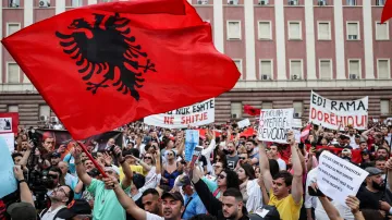 Albánské protesty proti výstavbě luxusního resortu Jareda Kushnera