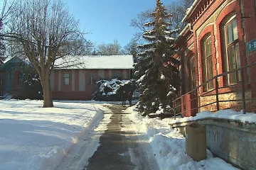 Po provizorním bydlení a léčebně sklad. Na Červený kopec stěhuje hospic své vybavení