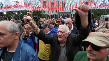 Pokračující protesty v Tbilisi kvůli zákonu o zahraničních agentech