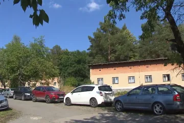  Zakladatel H-Systemu zinscenoval aukci rekreačního areálu v Rabyni, tvrdí žalobce