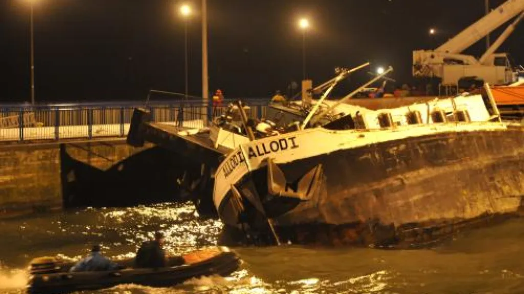 Potápějící se loď