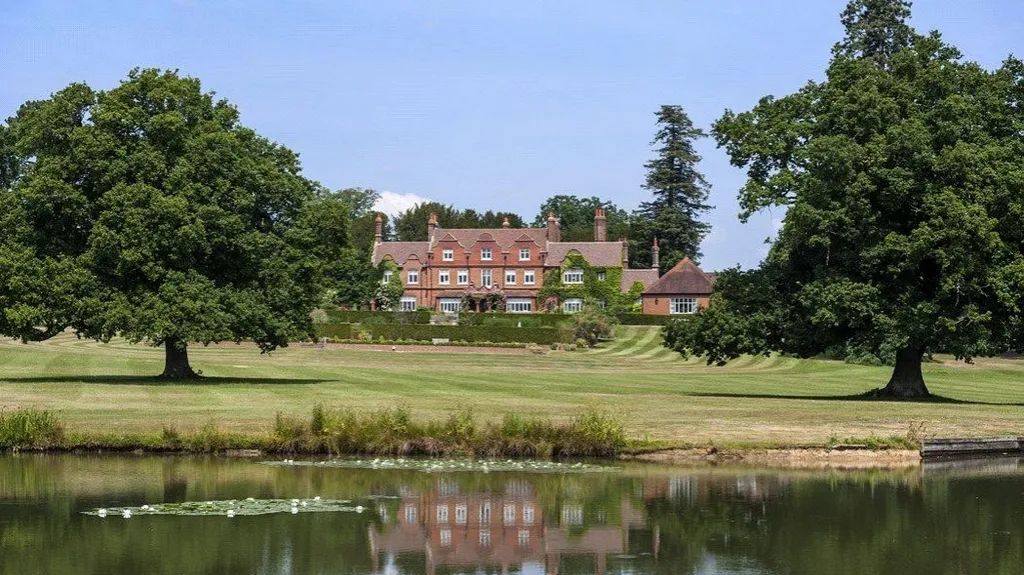 Sídlo Ringo Starra v hrabství Surrey