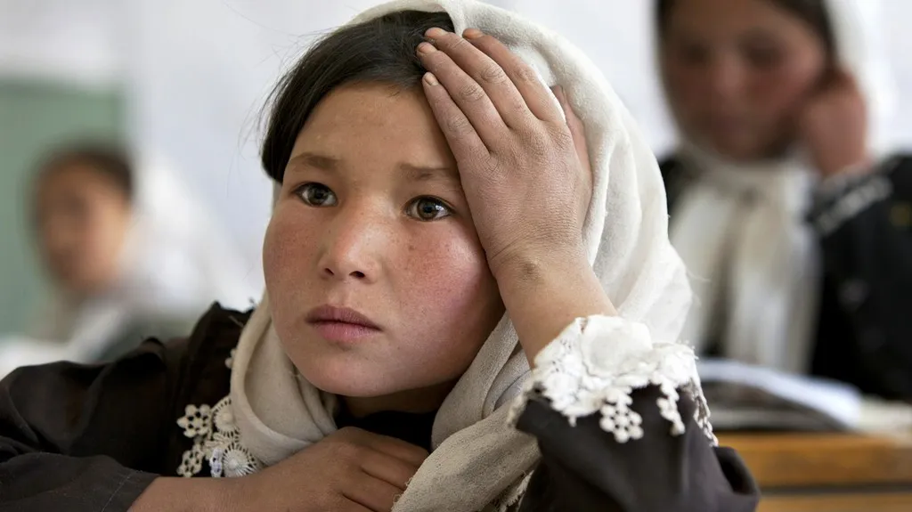 Afghánská školačka