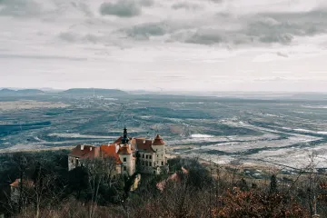Osm zámků či klášterů se stane národními kulturními památkami, schválila vláda