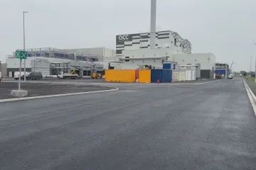 Francie spouští gigantickou továrnu na baterie do elektromobilů. Chystá se konkurovat Číně