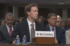 Drsné slyšení v Senátu. Zuckerberg se v sále omluvil rodinám, jejichž děti utrpěly újmu kvůli sociálním sítím