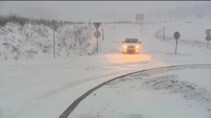 Dopravní problémy kvůli sněhu