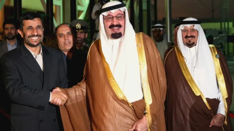 Íránský prezident Ahmadínežád a saudskoarabský král Abdulah
