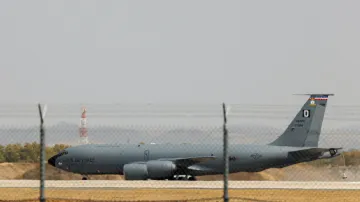 Americký tankovací letoun KC-135, archivní snímek