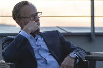 Rázlová a Roden točí film Tancuj, Matyldo. Ona je zpěvačka s Alzheimerem, on její citově vyprahlý syn