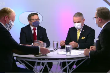 Musíme najít cestu mezi tlumením nezaměstnanosti a proměnou ekonomiky, zdůraznil Holub