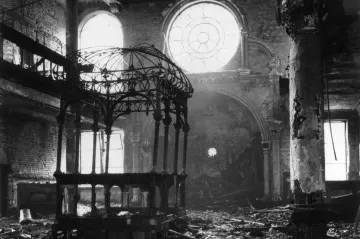 Křišťálová noc: Nacisté řádili v pohraničí, vypalovali židovské synagogy