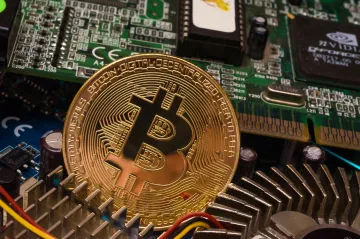 Cena bitcoinu se dál prudce zvyšuje, přesáhla 23 tisíc dolarů