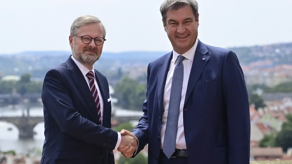 Premiér Petr Fiala (ODS) s bavorským premiérem Markusem Söderem na jednání v Praze