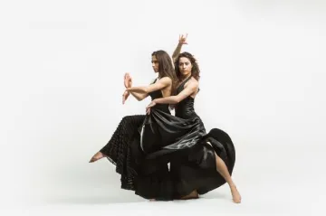 Tanec jako euforie. Ana & Sara vypráví flamenkem a kathakem
