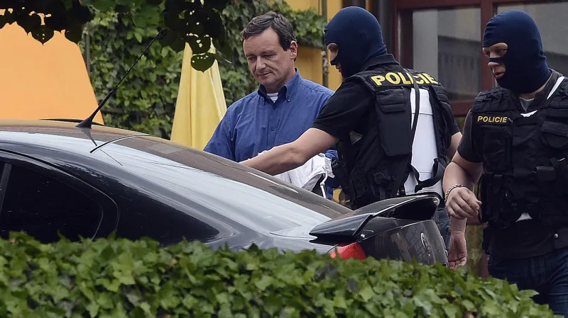 Sněmovní mandátový a imunitní výbor ukončil 22. května po poledni v pražské budově ministerstva vnitra Spiritka slyšení se stíhaným poslancem Davidem Rathem.