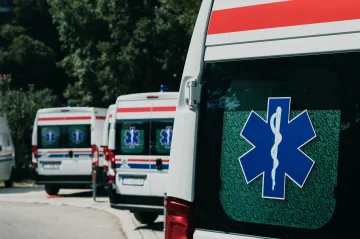 V pražské nemocnici Bulovka spadl výtah se třinácti lidmi. Jedna žena si zlomila nohu