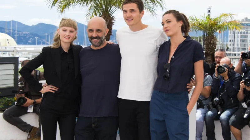 Režisér Gaspard Noé s hlavními představiteli filmu Love