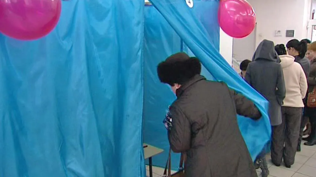 Volební místnost v Kazachstánu