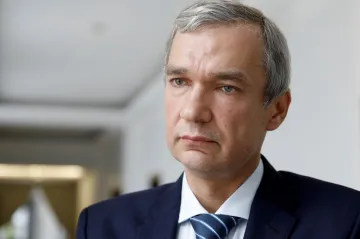 „Tisíce zadržených a smrt v ulicích“ přiměly Latuška opustit Lukašenkův režim a dát se k opozici