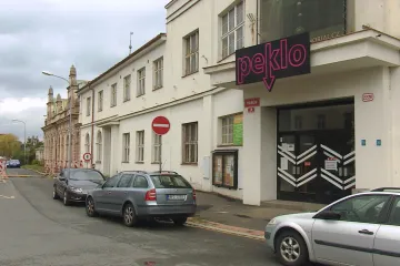 Do Pekla se dostala dřevomorka. Plzeňský kulturní dům zůstane asi několik let zavřený