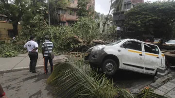Nad indickou pevninu dorazil cyklon, stát Gudžarát evakuoval dvě stě tisíc lidí