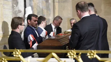 Uložení ostatků kardinála Josefa Berana v katedrále sv. Víta