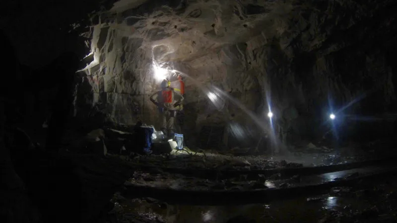 Odběr vzorků ve zlatém dole Beatrix 1,3 kilometru pod povrchem