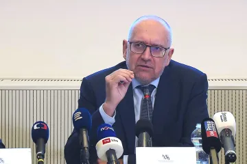 Ministr školství plánuje zavést povinnou angličtinu od první třídy
