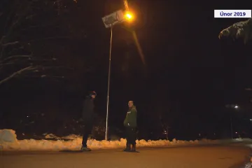Hrusický světelný zázrak narazil na normy. „Chytré“ lampy musí z ulic zmizet