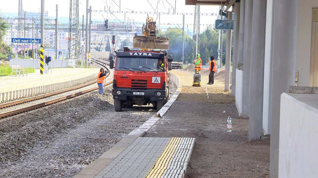 Nádraží v Ústí nad Orlicí se opravuje