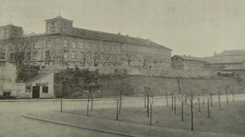 Původní budova na místě dnešního Vršovického zámečku