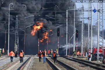 Požár železničních cisteren na Přerovsku si vyžádal zásah desítek hasičských jednotek