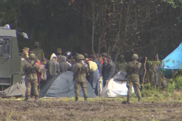 Patová situace migrantů na polsko-běloruské hranici trvá. Zdravotníci se k nim nedostanou